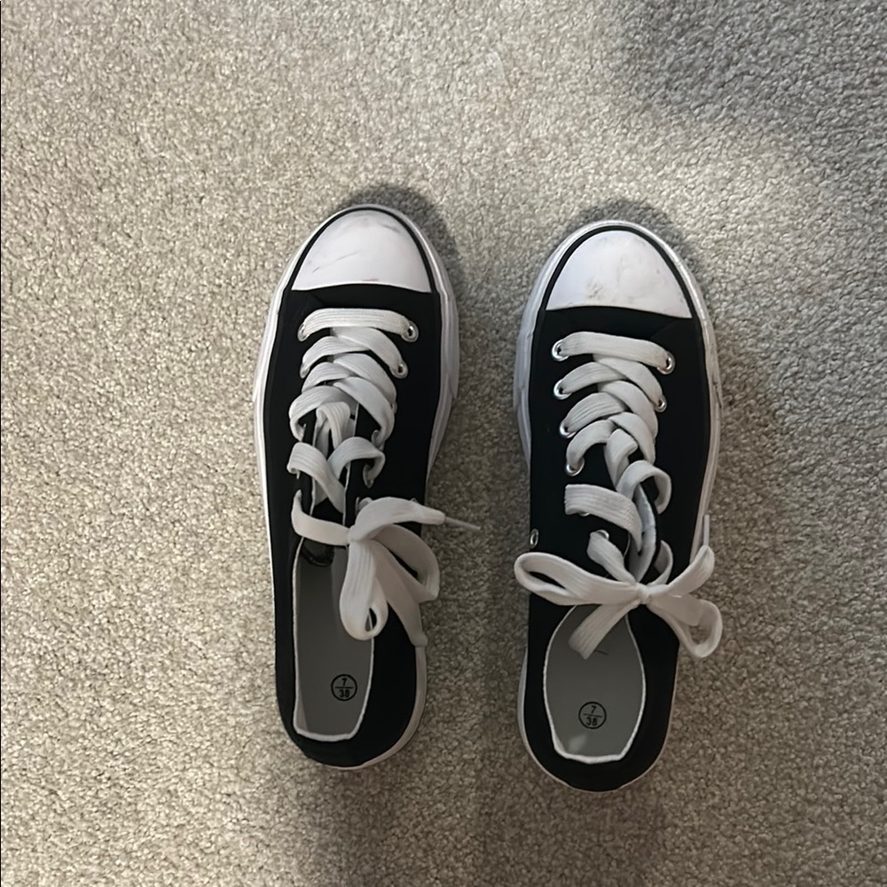 SHEIN Black and White Casual Platform Sneakers